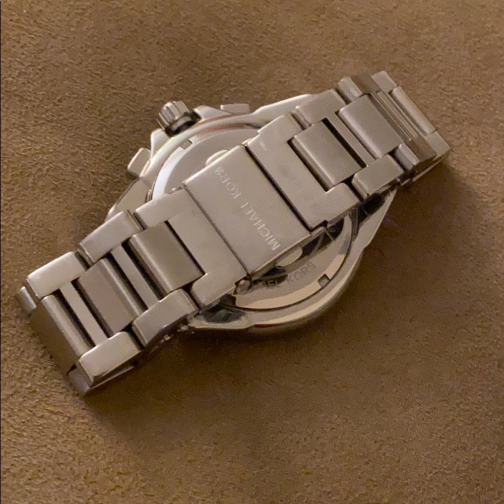 LIKE NEW MK Michael Kors Camille chronograph watch - Picture 7 of 8